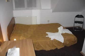 Rumunia Privát Sinaia, Zewnątrz